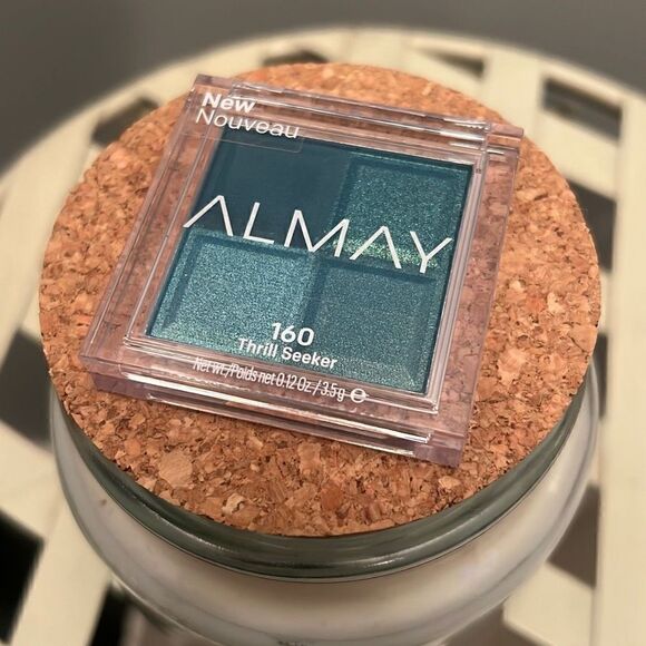 Almay “thrill seeker” eyeshadow palette - Picture 2 of 6